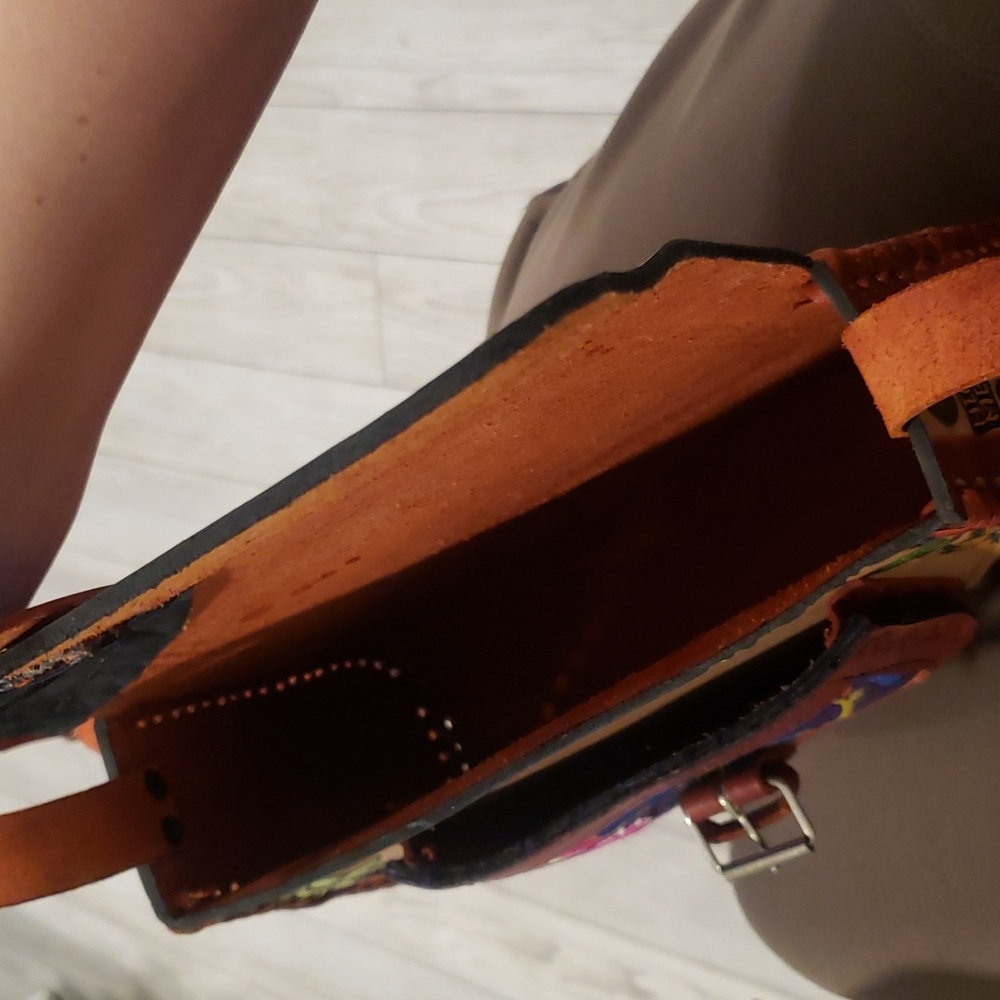 NWOT Beautiful Crossbody Genuine Leather Purse - Picture 5 of 6